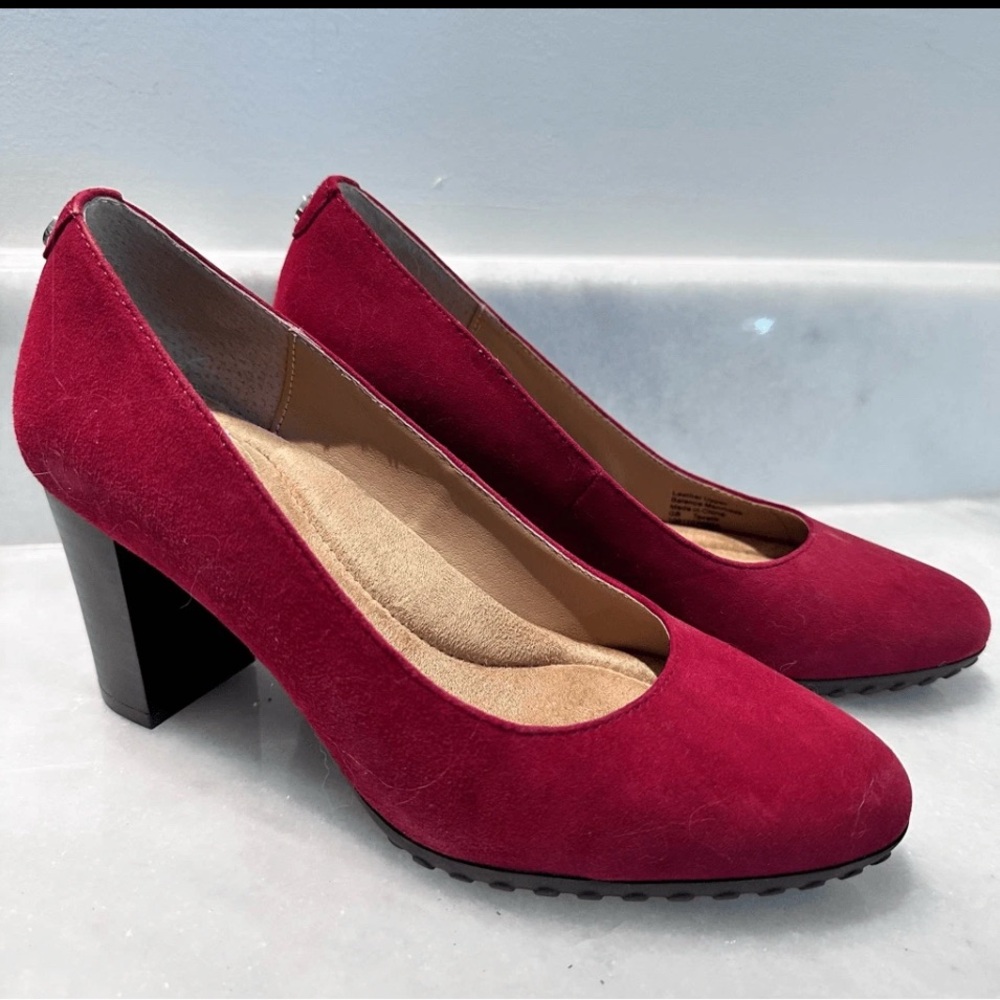 Giana Bernini Memory Foam Tavetti Pumps Dark Red Suede block heel pumps